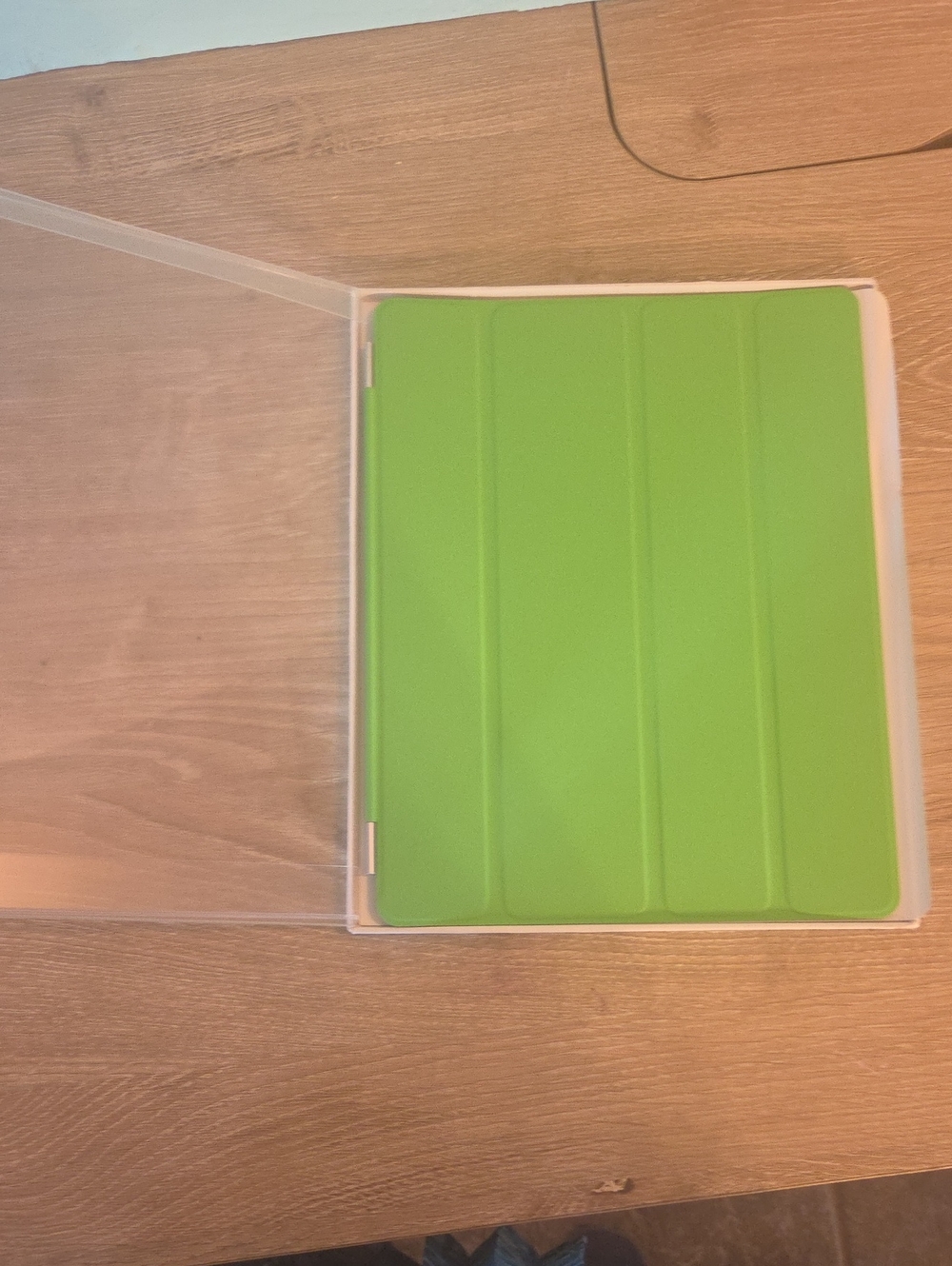 Apple IPad Green Tri-Fold Tablet Cover